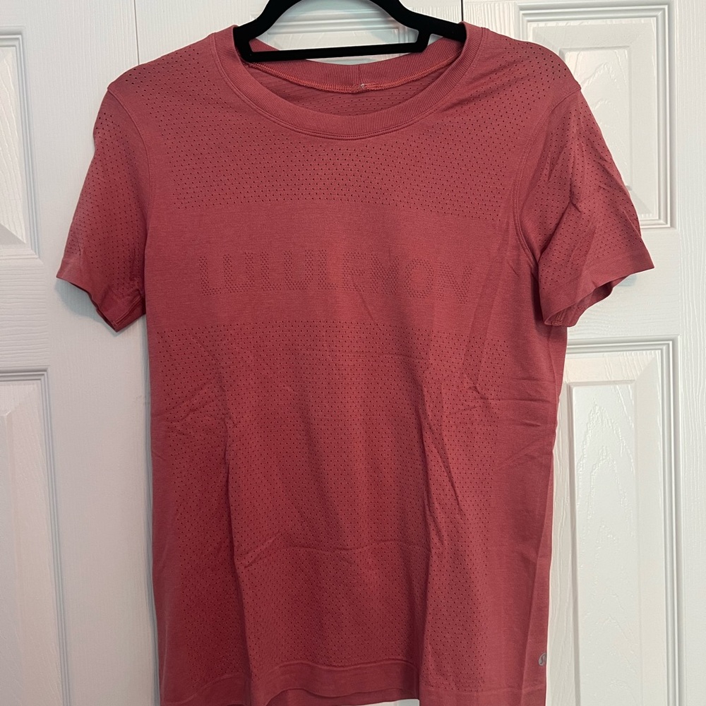 Lululemon short sleeve top